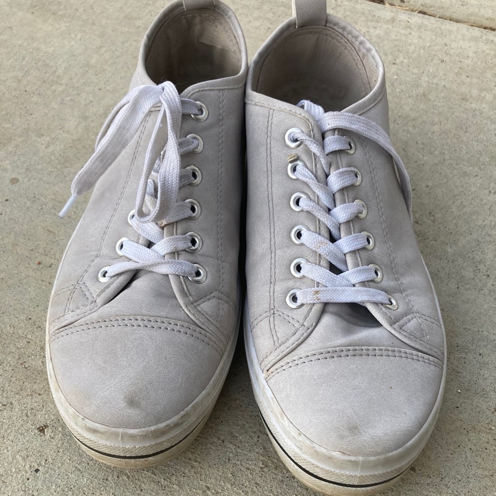 Shoes - Picture 2 of 3